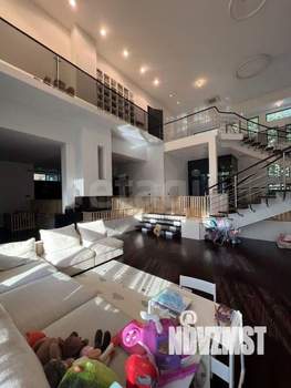 Дом 600м², 2-этажный, участок 33 сот.  