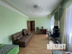 Дом 320м², 2-этажный, участок 25 сот.  