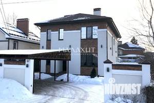 Дом 210м², 2-этажный, участок 8 сот.  