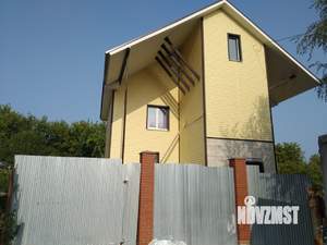 Коттедж 220м², 3-этажный, участок 6 сот.  