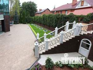 Коттедж 800м², 2-этажный, участок 10 сот.  