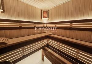 Дом 247м&sup2;, 3-этажный, участок 7 сот.  