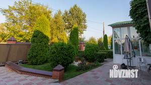 Дом 350м², 2-этажный, участок 15 сот.  