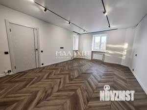 Дом 247м&sup2;, 3-этажный, участок 7 сот.  