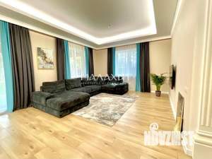 Дом 210м², 2-этажный, участок 8 сот.  