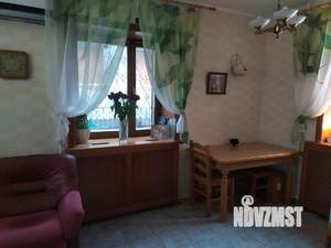 Дом 232м², 2-этажный, участок 6 сот.  