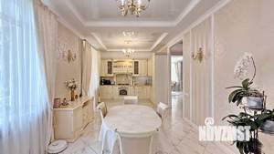 Коттедж 297м², 2-этажный, участок 10 сот.  