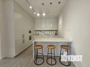 Коттедж 350м², 3-этажный, участок 6 сот.  