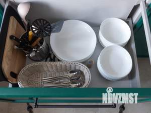 Студия квартира, посуточно, 43м2, 1/5 этаж