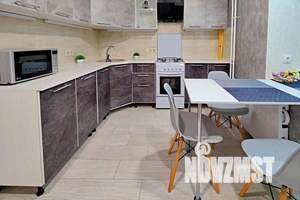 1-к квартира, посуточно, 40м2, 6/10 этаж