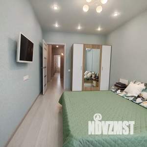 2-к квартира, посуточно, 68м2, 3/25 этаж