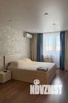 1-к квартира, посуточно, 36м2, 14/25 этаж