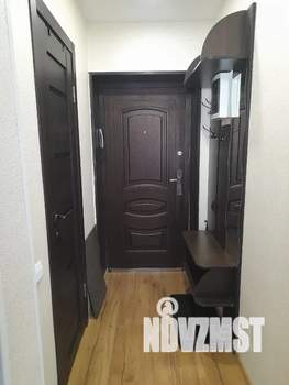 Студия квартира, посуточно, 33м2, 1/3 этаж