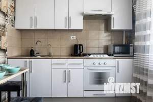 1-к квартира, посуточно, 41м2, 8/10 этаж