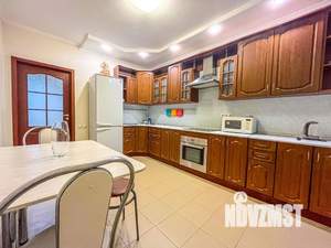 1-к квартира, посуточно, 54м2, 9/16 этаж
