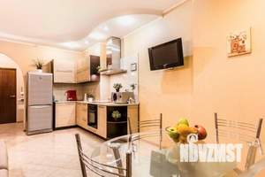 2-к квартира, посуточно, 75м2, 1/1 этаж