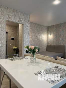 Студия квартира, посуточно, 35м2, 7/25 этаж