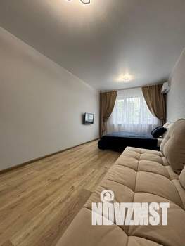 1-к квартира, посуточно, 42м2, 4/25 этаж