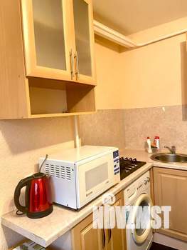 1-к квартира, посуточно, 40м2, 1/9 этаж