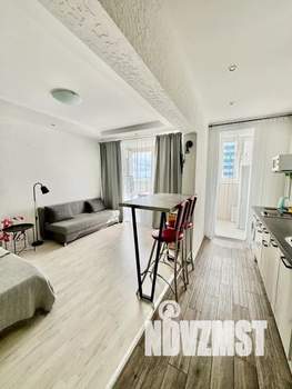 Студия квартира, посуточно, 33м2, 15/24 этаж