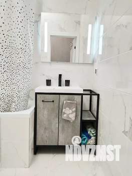 Студия квартира, посуточно, 32м2, 1/5 этаж