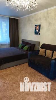 2-к квартира, посуточно, 42м2, 1/5 этаж