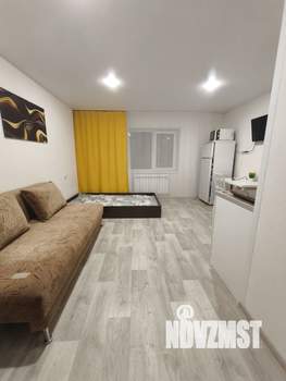 Студия квартира, посуточно, 25м2, 1/3 этаж