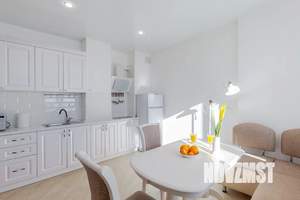 Студия квартира, посуточно, 48м2, 2/19 этаж