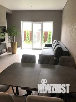 3-к квартира, посуточно, 120м2, 1/2 этаж