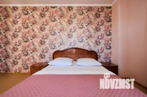 3-к квартира, посуточно, 130м2, 1/1 этаж