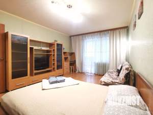 1-к квартира, посуточно, 42м2, 11/18 этаж