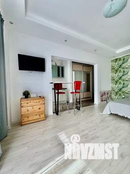 Студия квартира, посуточно, 33м2, 15/24 этаж