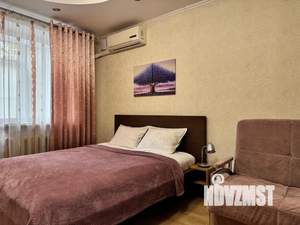 1-к квартира, посуточно, 37м2, 1/10 этаж