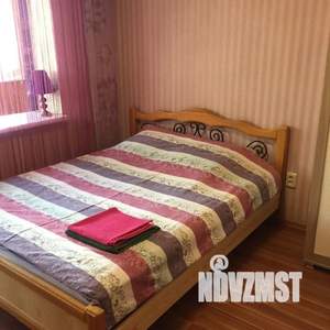 1-к квартира, посуточно, 44м2, 7/10 этаж