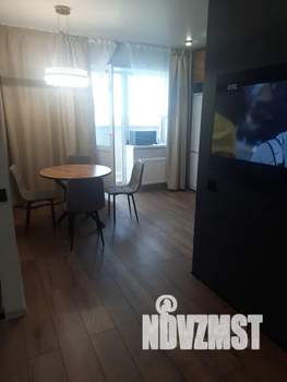 Студия квартира, посуточно, 40м2, 10/18 этаж