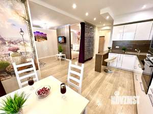 Студия квартира, посуточно, 53м2, 13/24 этаж