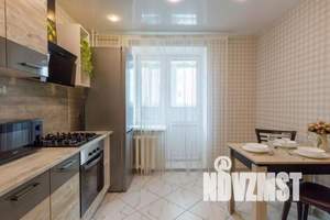 1-к квартира, посуточно, 42м2, 6/9 этаж