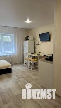 Студия квартира, посуточно, 25м2, 1/3 этаж