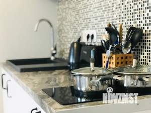 Студия квартира, посуточно, 30м2, 1/5 этаж