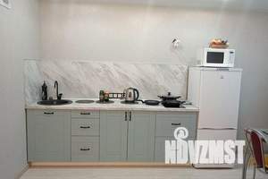 1-к квартира, посуточно, 32м2, 23/28 этаж