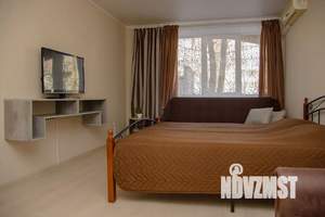 1-к квартира, посуточно, 45м2, 1/6 этаж