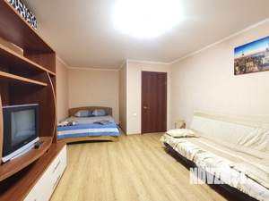 1-к квартира, посуточно, 40м2, 1/5 этаж