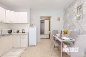 1-к квартира, посуточно, 37м2, 8/25 этаж