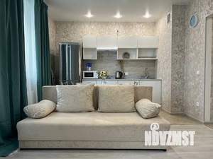 Студия квартира, посуточно, 35м2, 7/25 этаж