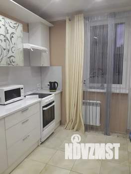 1-к квартира, посуточно, 40м2, 12/25 этаж