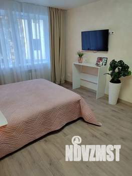 1-к квартира, посуточно, 38м2, 2/10 этаж