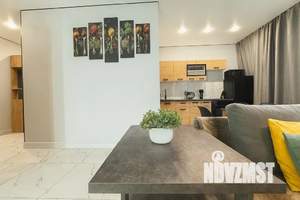 Студия квартира, посуточно, 42м2, 1/4 этаж