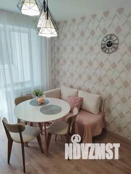 1-к квартира, посуточно, 38м2, 2/10 этаж