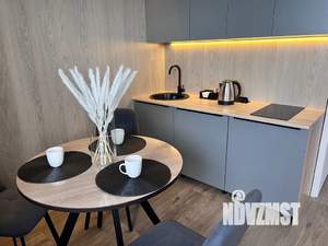 Студия квартира, посуточно, 35м2, 12/25 этаж