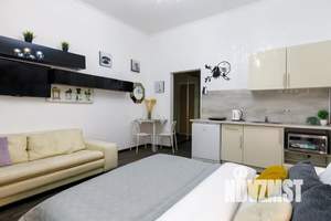 Студия квартира, посуточно, 38м2, 1/1 этаж